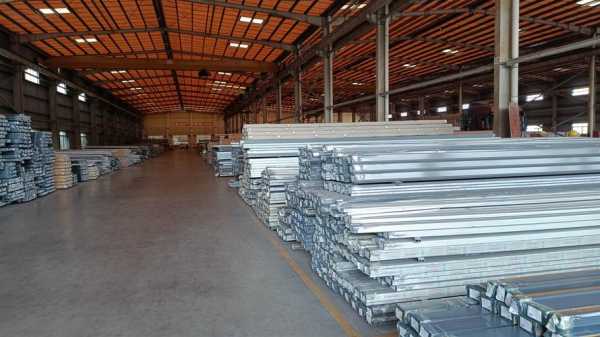 铝材厂生产铝材都在哪（铝材厂家 生产铝材厂）